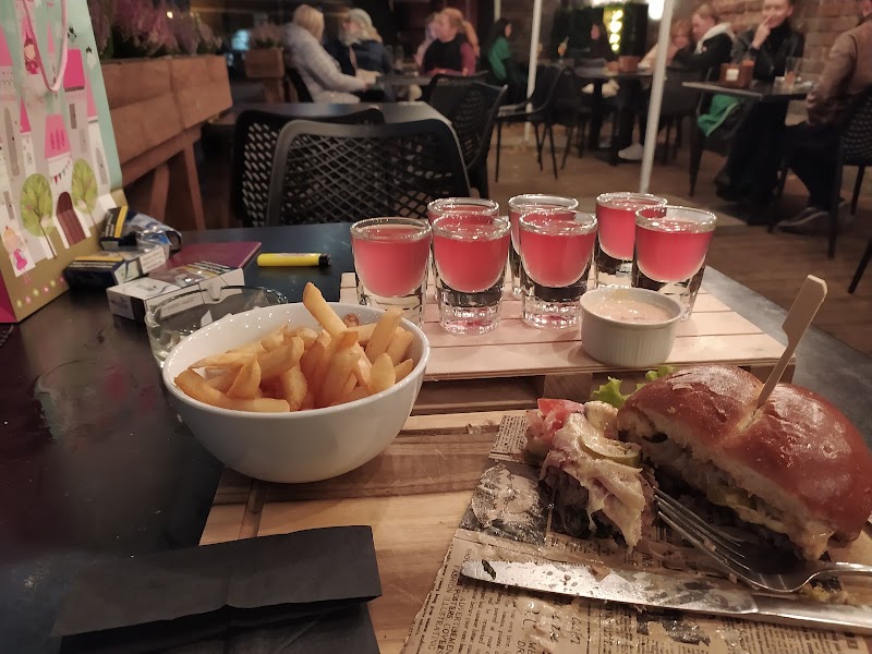 Bārs Revolution, Riga