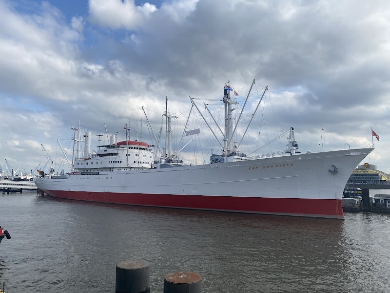St. Pauli Piers, Hamburg