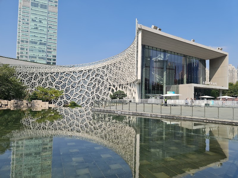 Shanghai Natural History Museum., Shanghai