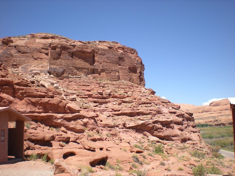 Potash Road Dinosaur Tracks and Petroglyphs, Moab