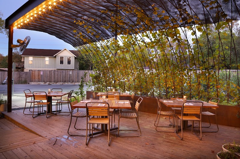 Dai Due, Austin