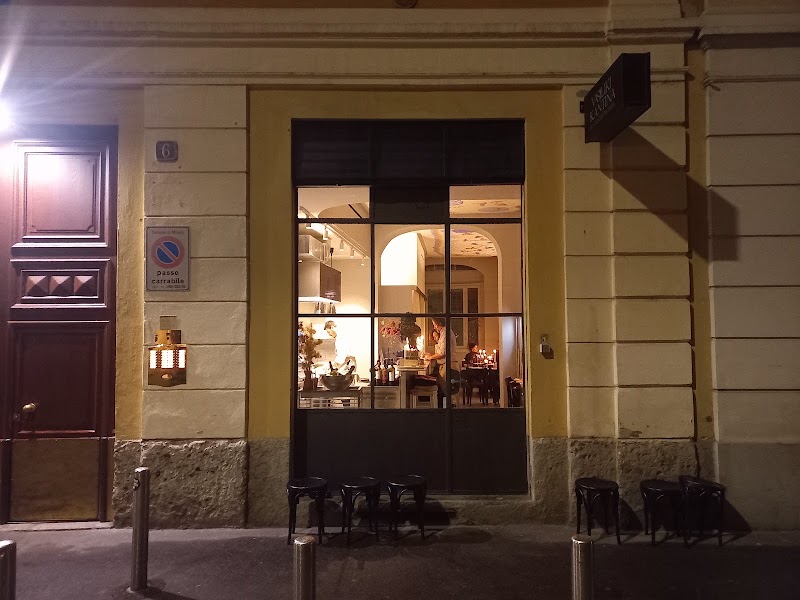 Vasiliki Kantina & Gastronomia, Milan