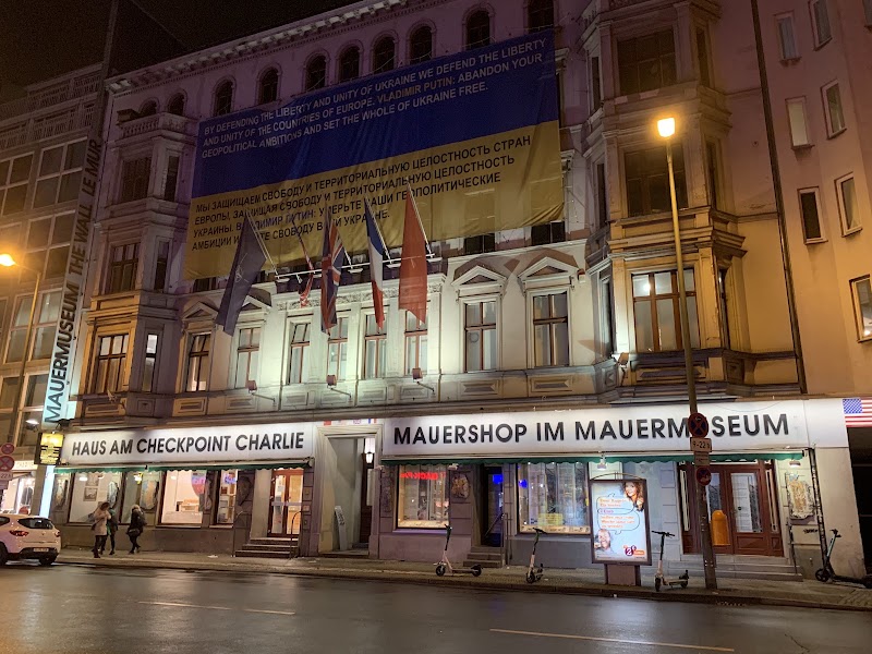 Wall Museum - Checkpoint Charlie, Berlin