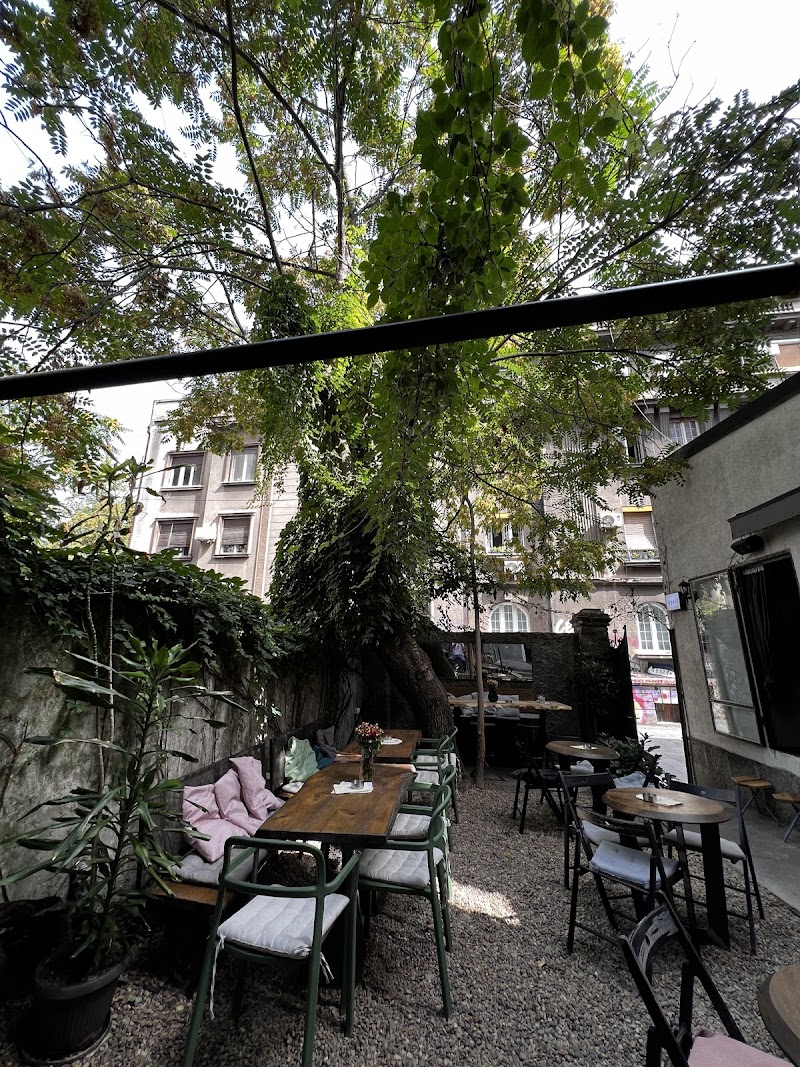 April bar, Belgrade