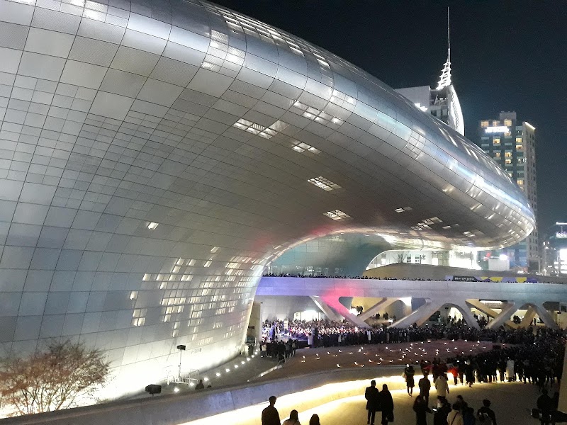 Dongdaemun Design Plaza (DDP), Seoul