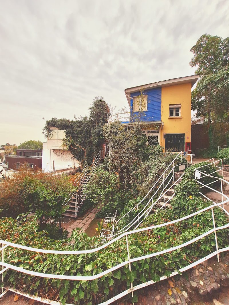 La Chascona, Santiago