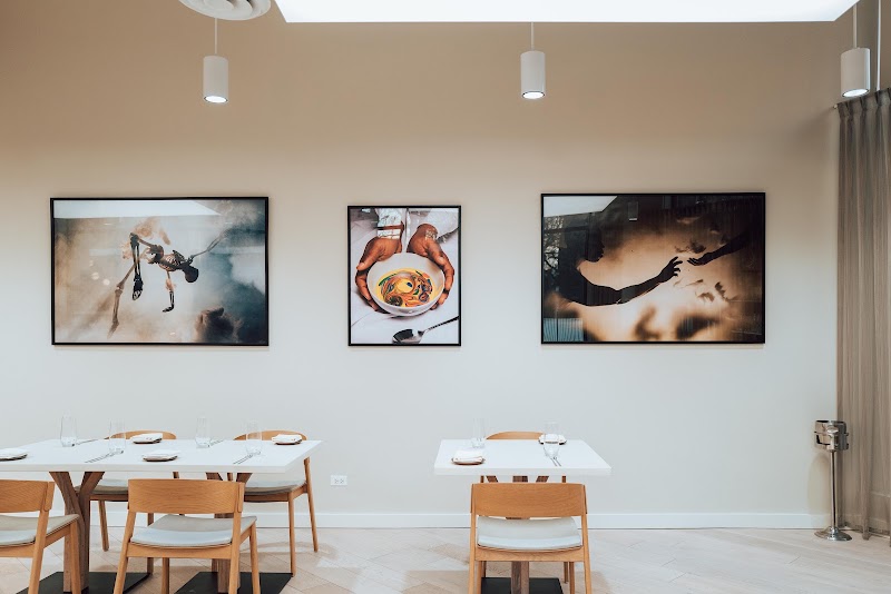 Esmé, Chicago